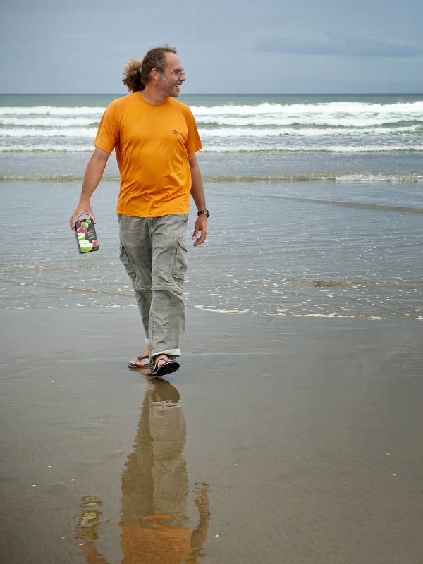 No matter what the rest of your attire, jandals are compulsory beach wear!(© All Rights Reserved)